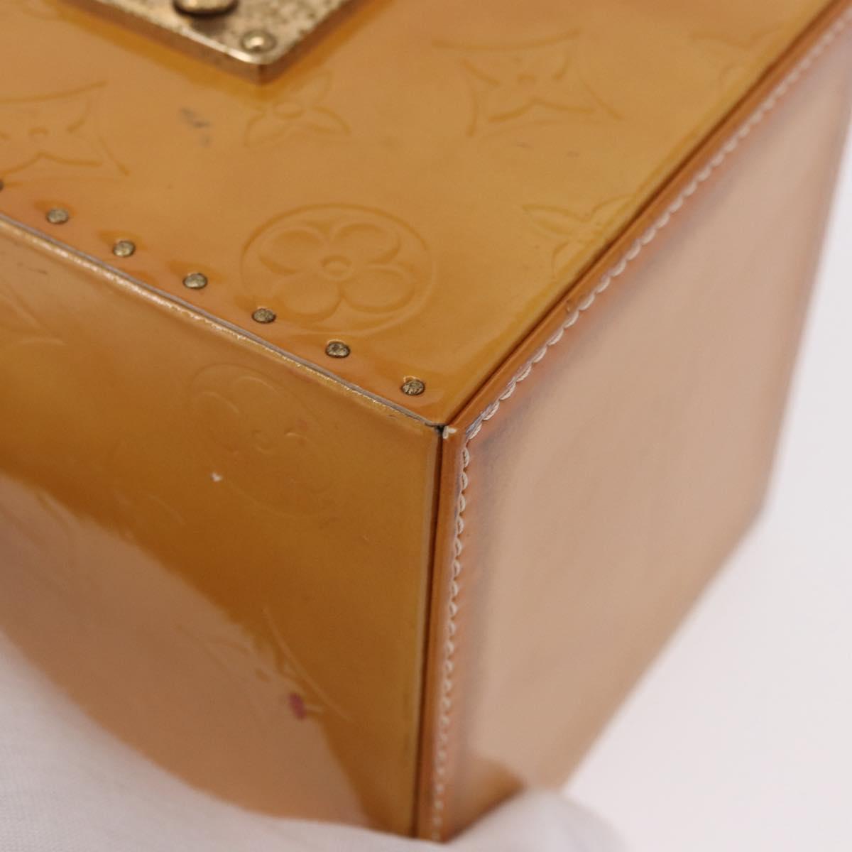 LOUIS VUITTON Vernis Bleecker Cosmetic Pouch Beige M91002 LV Auth BA13925