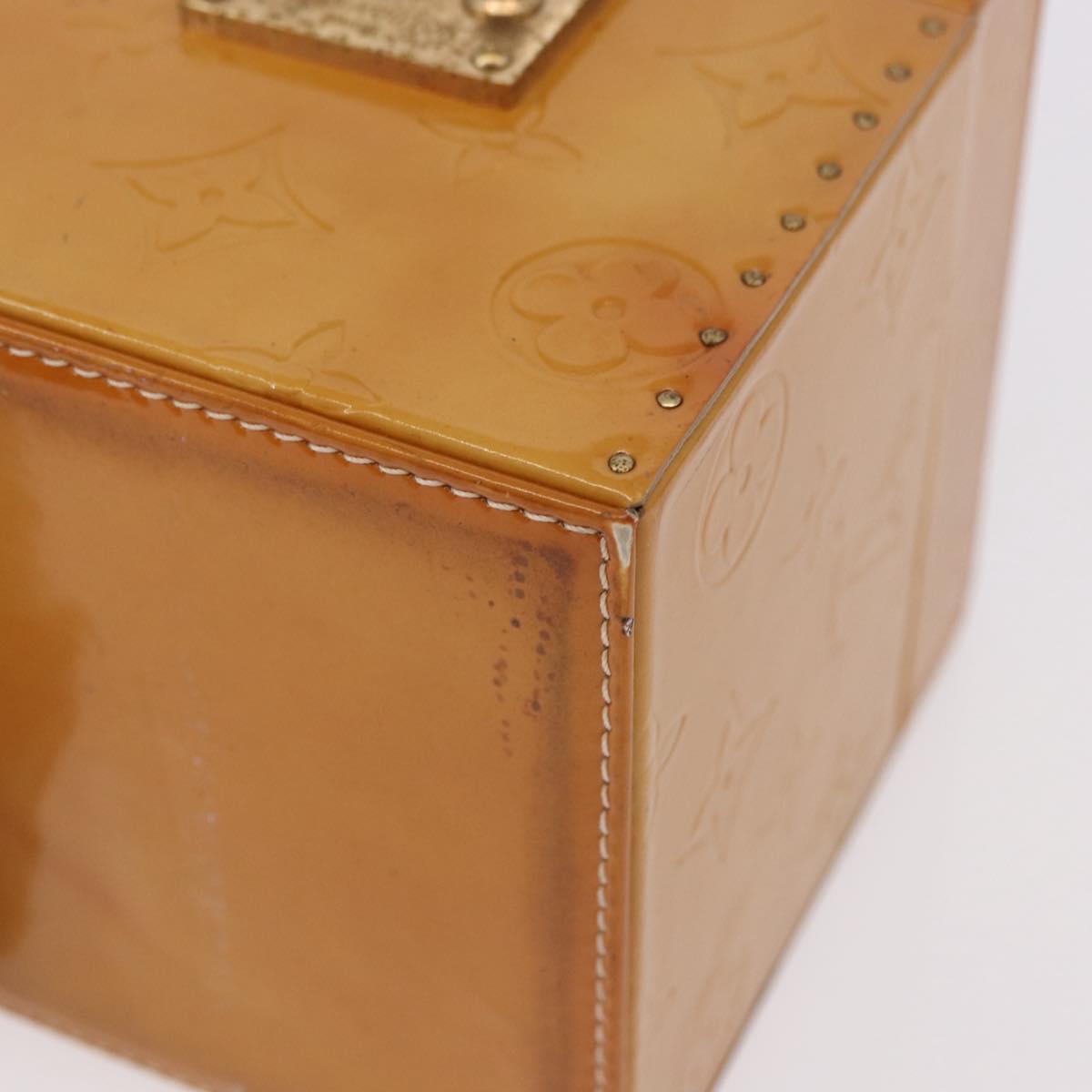 LOUIS VUITTON Vernis Bleecker Cosmetic Pouch Beige M91002 LV Auth BA13925