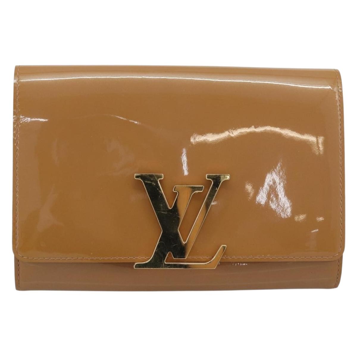 LOUIS VUITTON Vernis Pochette Louise EW Patent Beige M90198 LV Auth BA13996A
