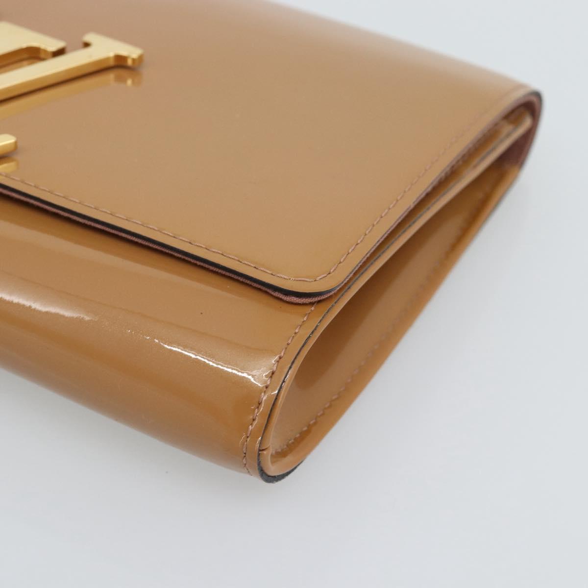LOUIS VUITTON Vernis Pochette Louise EW Patent Beige M90198 LV Auth BA13996A