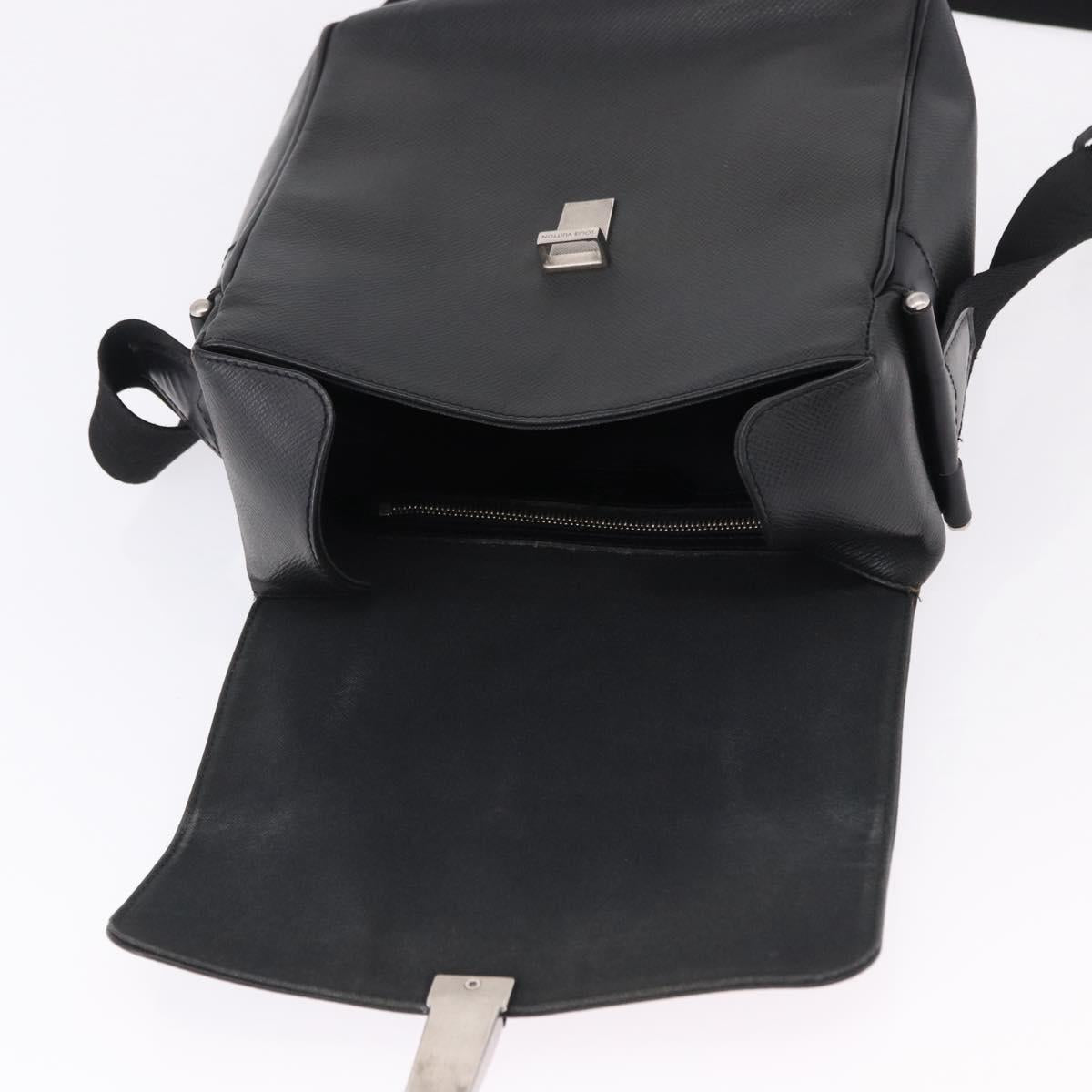 LOUIS VUITTON Taiga Yaranga Shoulder Bag Ardoise M30824 LV Auth BA14105