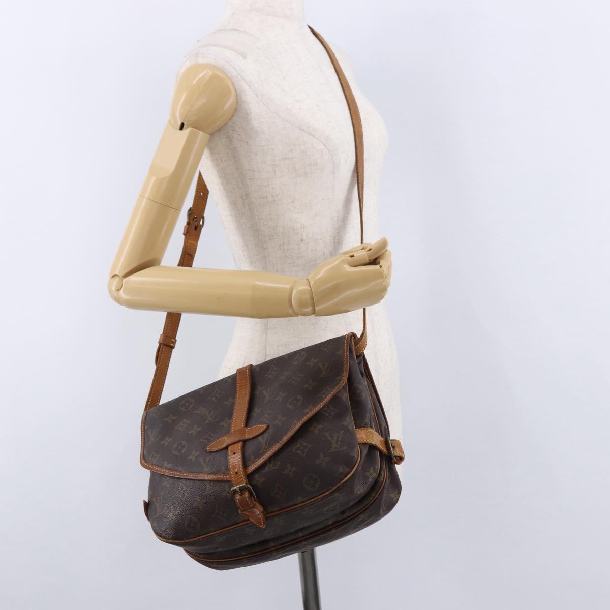 LOUIS VUITTON Monogram Saumur 30 Shoulder Bag M42256 LV Auth BA14106