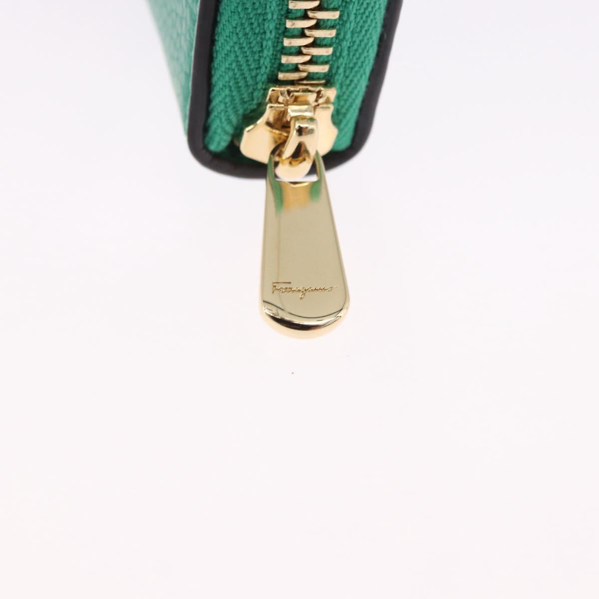 Salvatore Ferragamo Gancini Coin Purse Leather Green Gold Tone Auth BA14262M