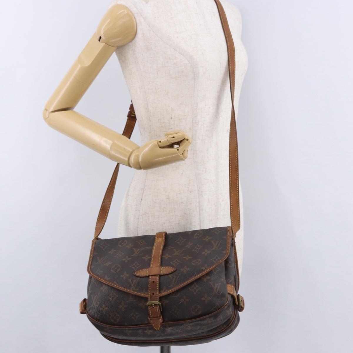 LOUIS VUITTON Monogram Saumur 30 Shoulder Bag M42256 LV Auth BA14441