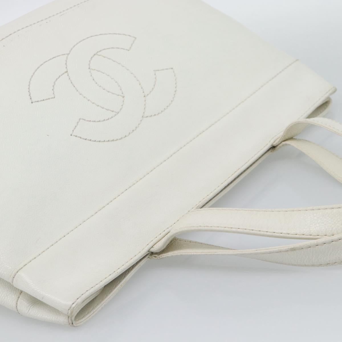CHANEL Tote Bag Caviar Skin White CC Auth BA14587A