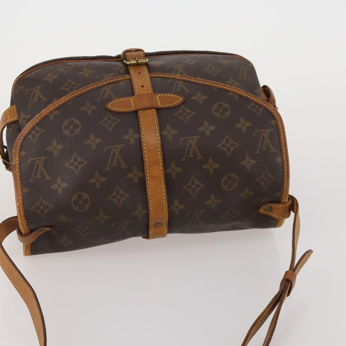 LOUIS VUITTON Monogram Saumur 30 Shoulder Bag M42256 LV Auth BA15083