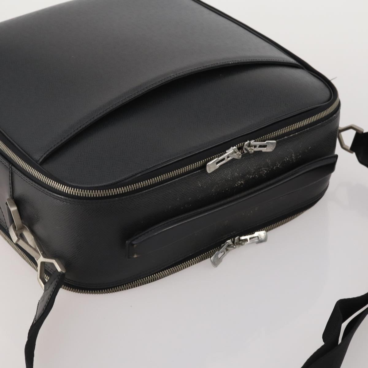 LOUIS VUITTON Taiga Tula Shoulder Bag Black M30762 LV Auth BA15403