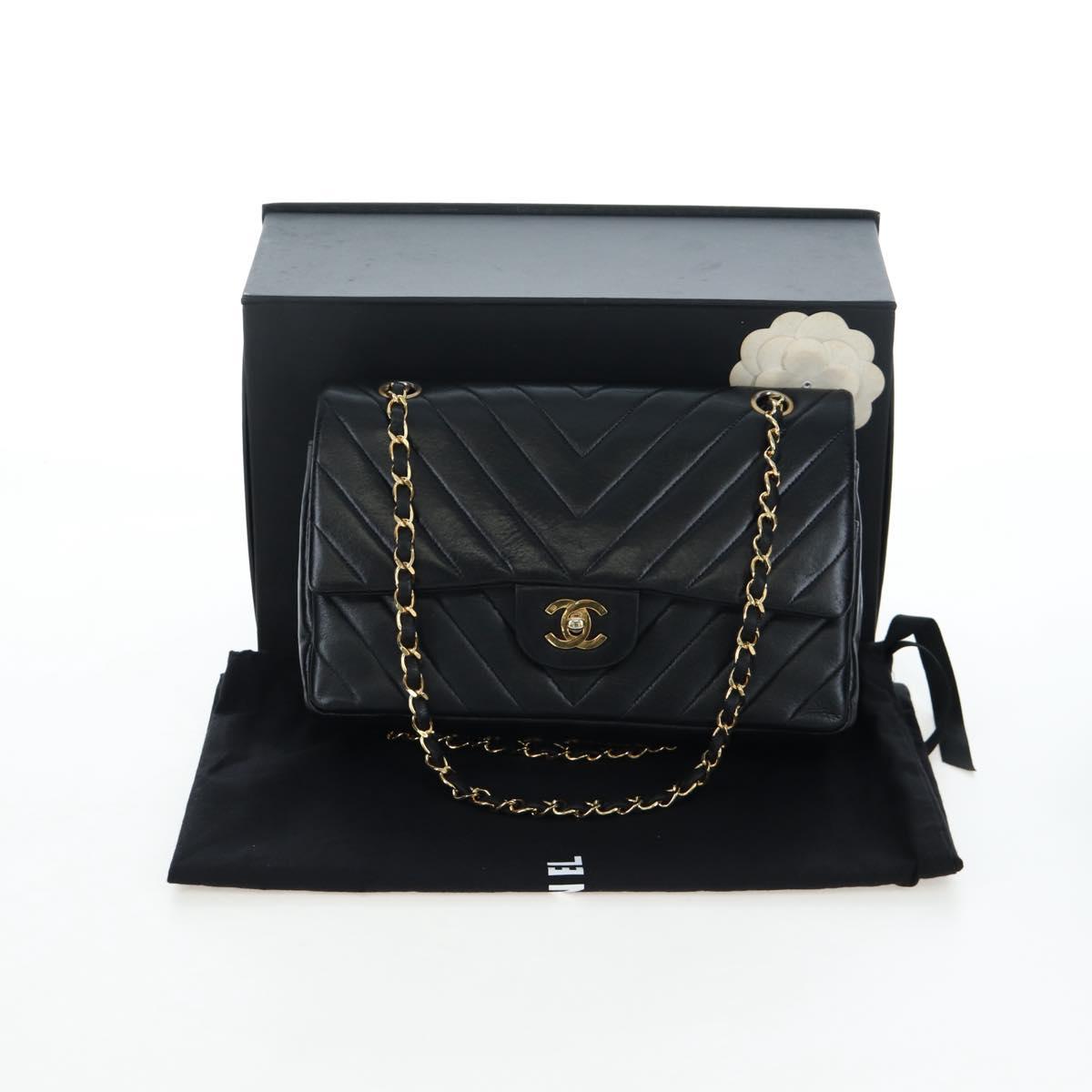 CHANEL V-stitch Chevron Double Flap Matelasse 25 Chain Shoulder Auth BA15583V