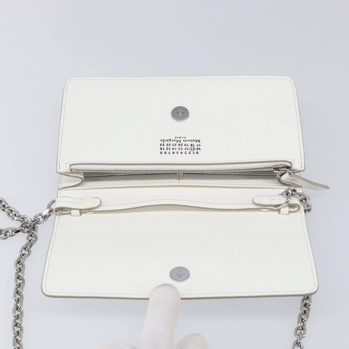 Maison Margiela Chain Shoulder Bag Leather White Silver Auth BA15629M