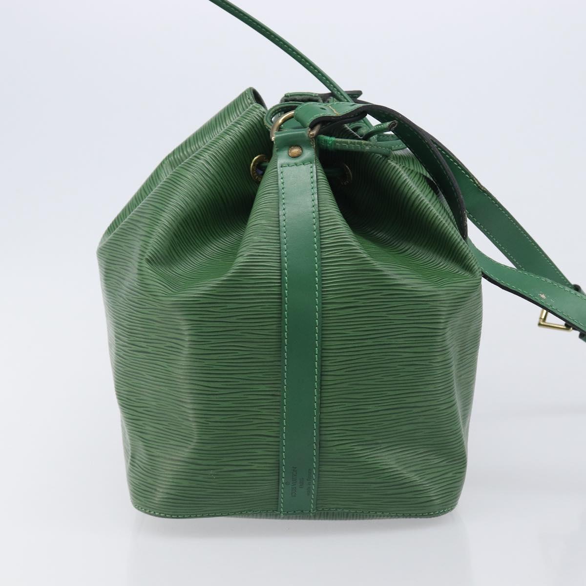 LOUIS VUITTON Epi Petit Noe Shoulder Bag Green M44104 LV Auth BA16162