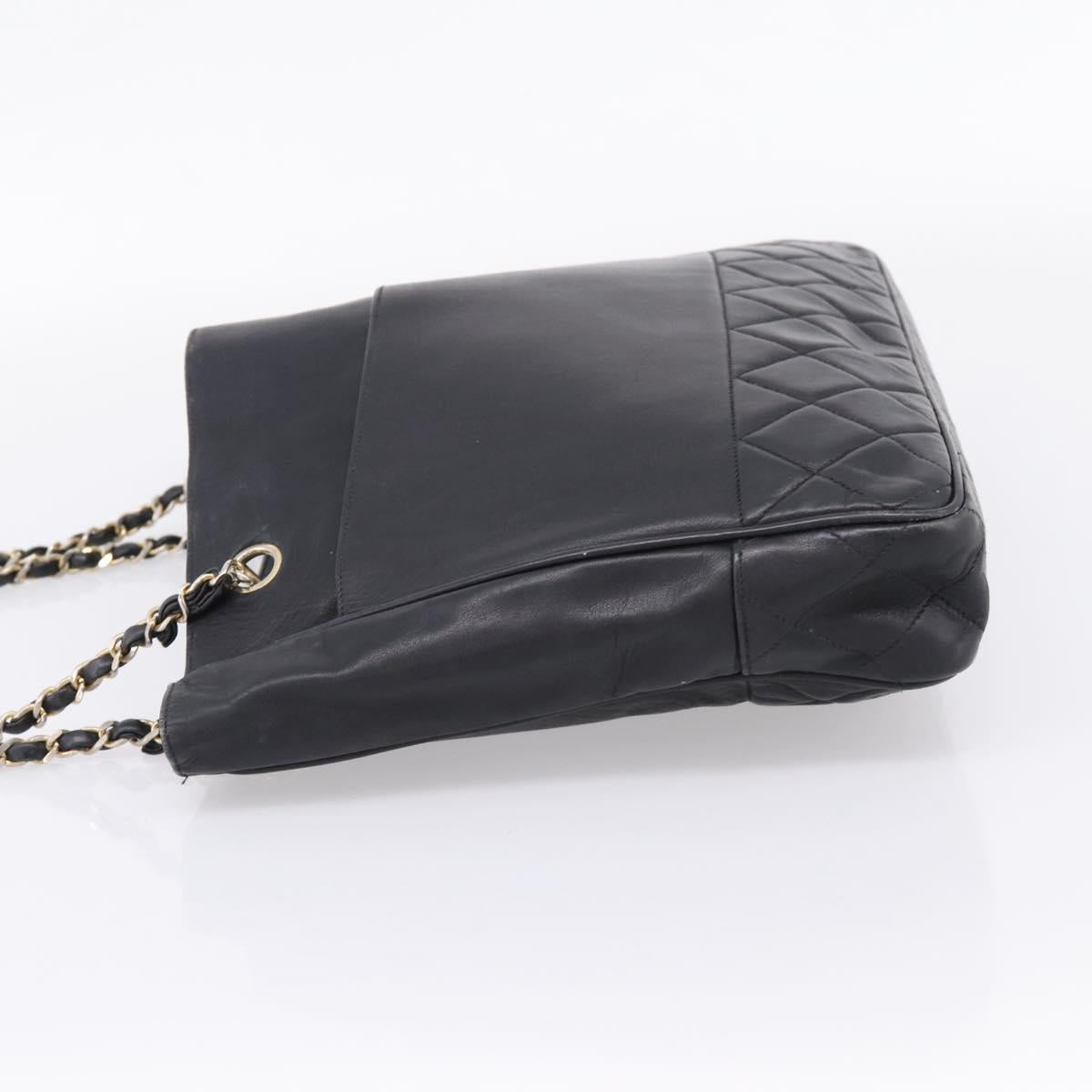 CHANEL Matelasse Chain Shoulder Bag Leather Black Gold Tone CC Auth BA16610