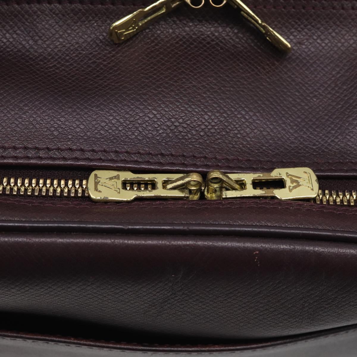 LOUIS VUITTON Taiga Reporter PM Shoulder Bag Acajou M30156 LV Auth BA16802