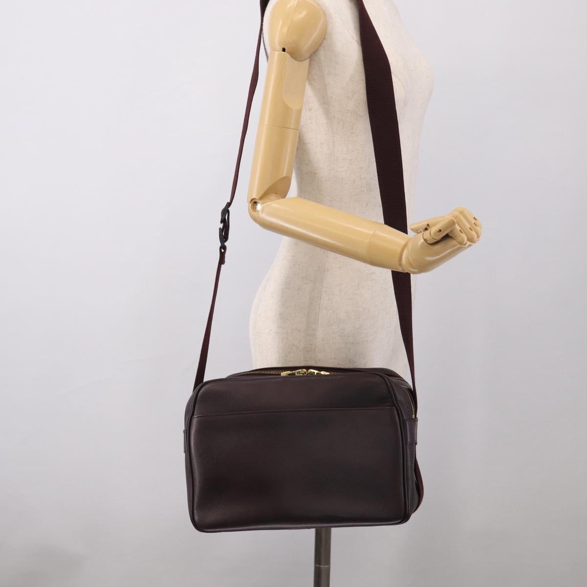 LOUIS VUITTON Taiga Reporter PM Shoulder Bag Acajou M30156 LV Auth BA16802