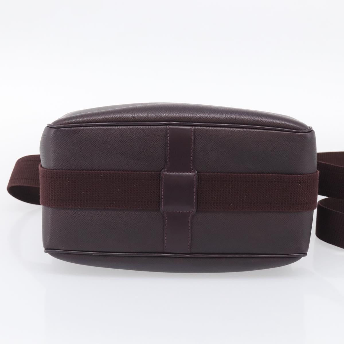 LOUIS VUITTON Taiga Reporter PM Shoulder Bag Acajou M30156 LV Auth BA16802