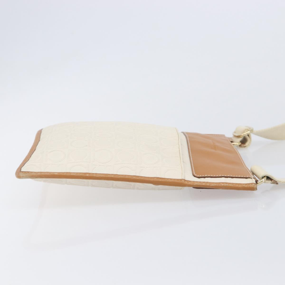 Salvatore Ferragamo Gancini Shoulder Bag Leather White Gold Tone Auth BA16841