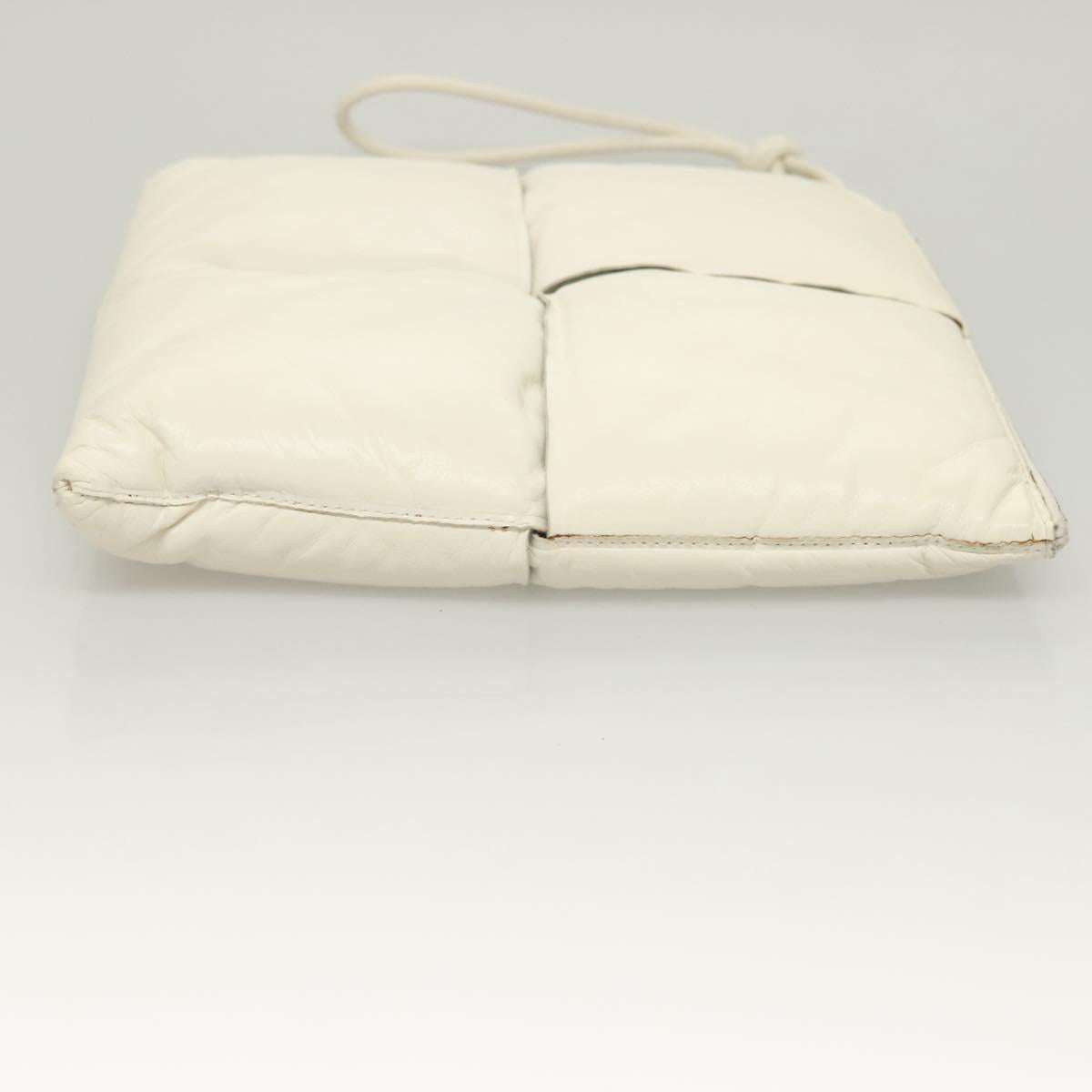 BOTTEGA VENETA MAXI INTRECCIATO Clutch Bag Leather Silver White Auth BA2892