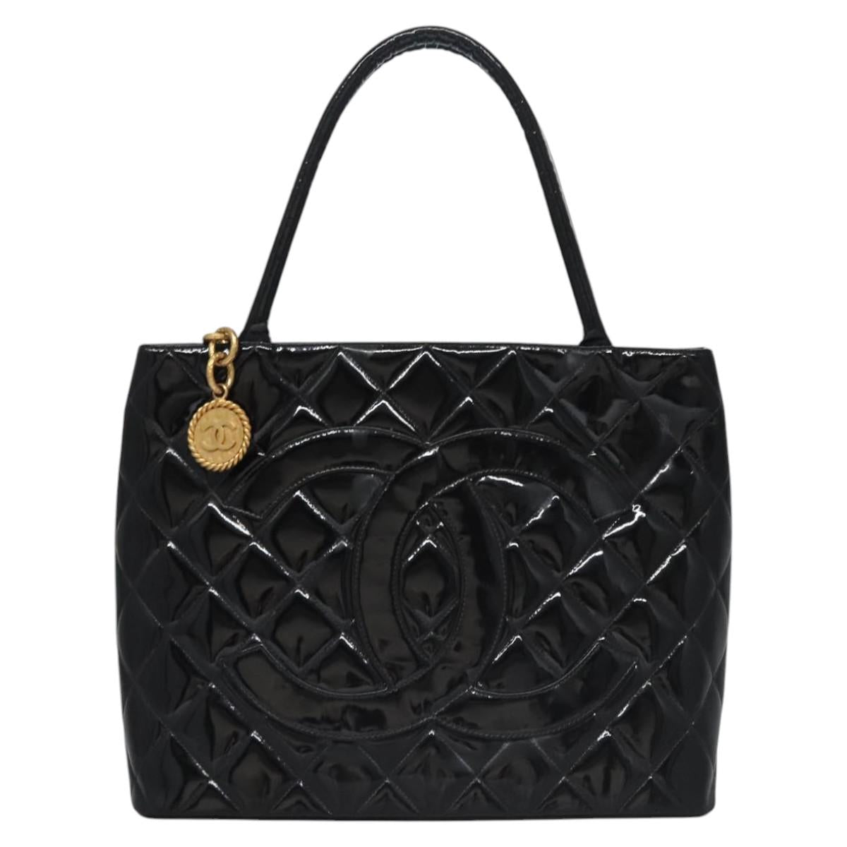 CHANEL Matelasse Tote Bag Patent leather Black CC Auth BA322