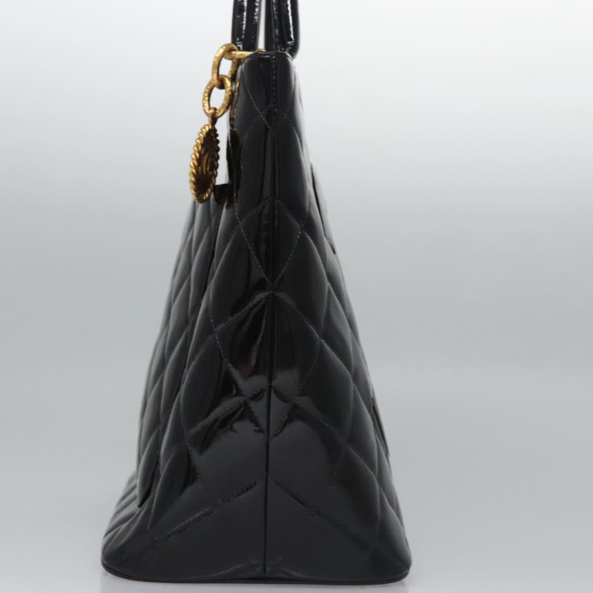 CHANEL Matelasse Tote Bag Patent leather Black CC Auth BA322