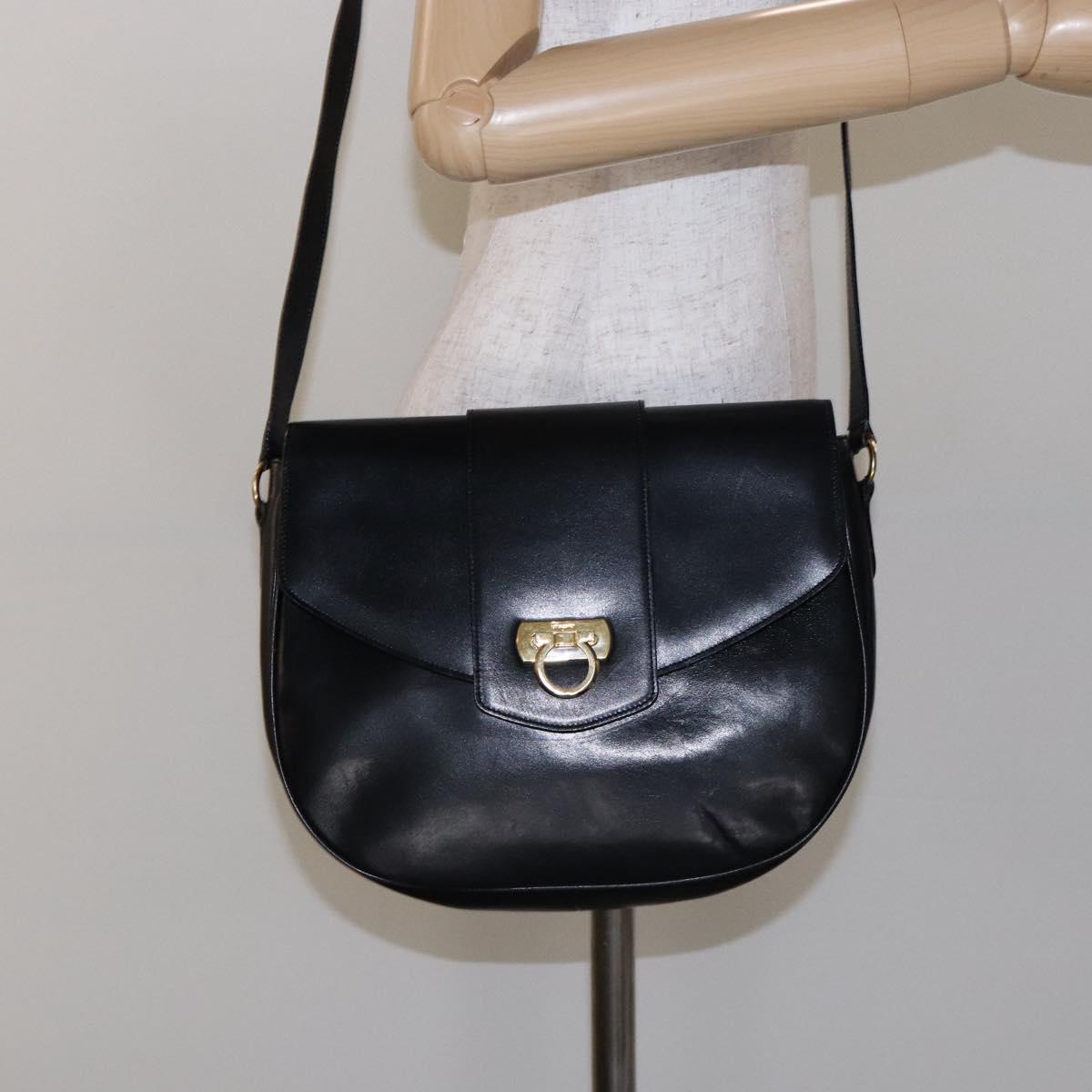 Salvatore Ferragamo Gancini Shoulder Bag Leather Black Gold Auth BA4219
