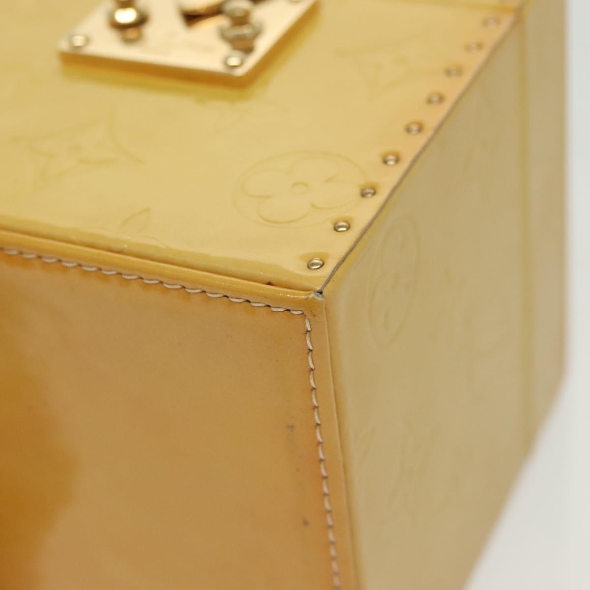 LOUIS VUITTON Monogram Vernis Bleecker Cosmetic Pouch Beige M91002 Auth BA5541