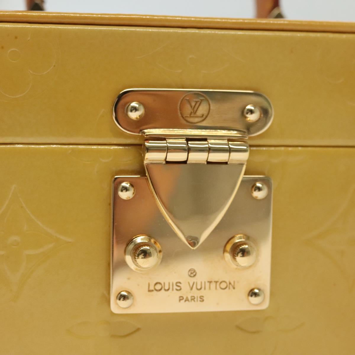 LOUIS VUITTON Monogram Vernis Bleecker Cosmetic Pouch Beige M91002 Auth BA5541