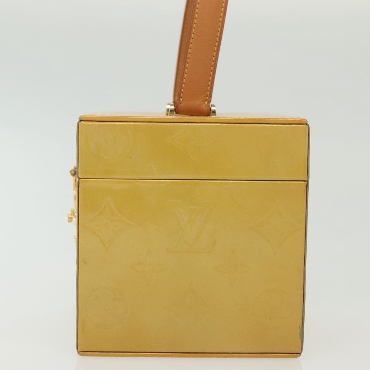 LOUIS VUITTON Monogram Vernis Bleecker Cosmetic Pouch Beige M91002 Auth BA5541