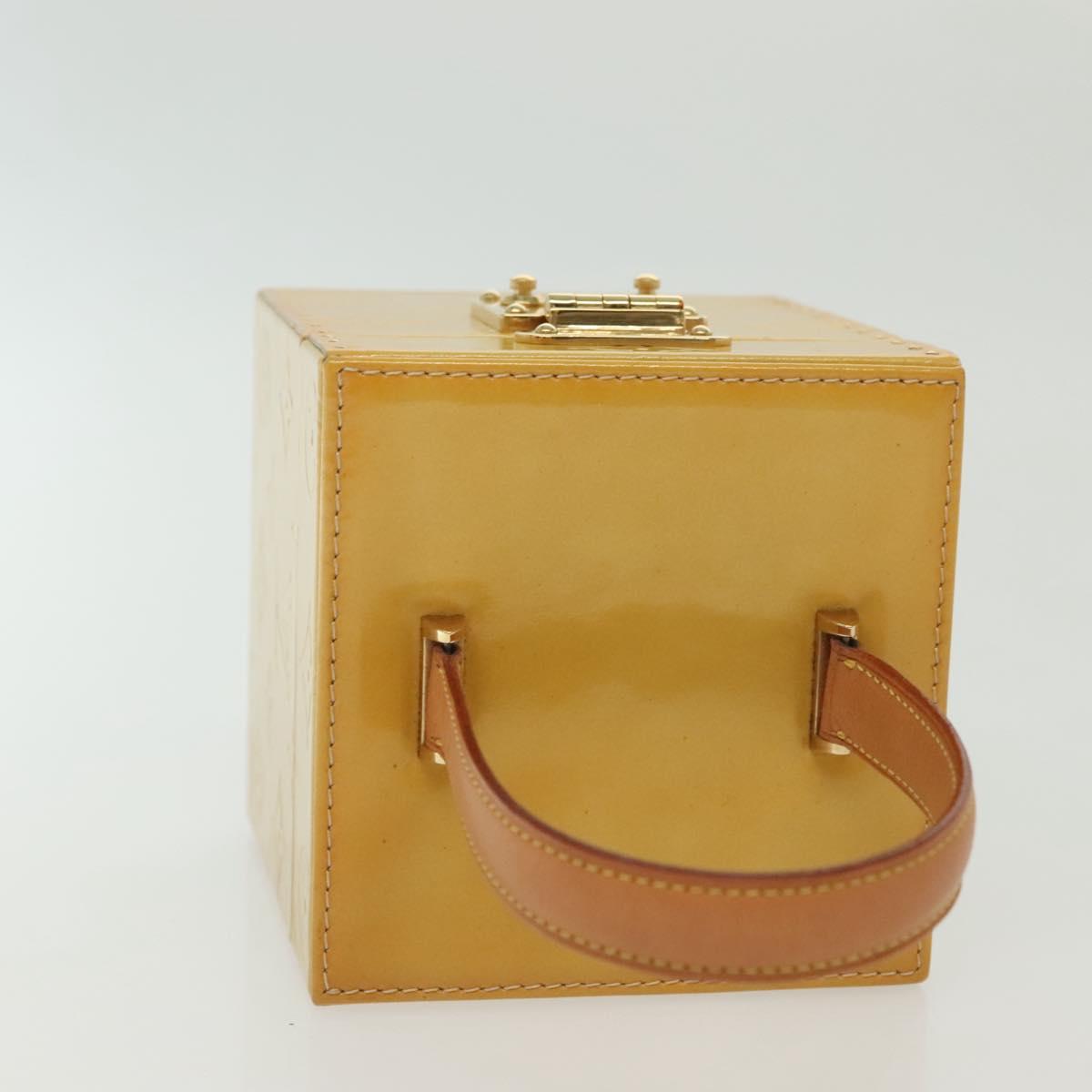 LOUIS VUITTON Monogram Vernis Bleecker Cosmetic Pouch Beige M91002 Auth BA5541