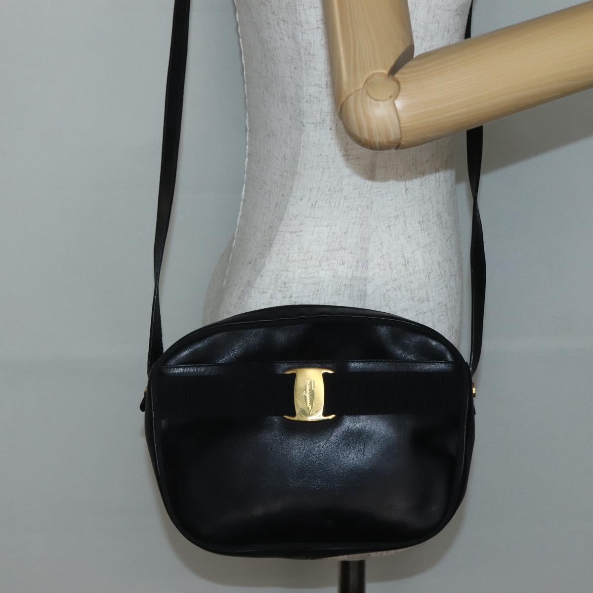 Salvatore Ferragamo Vala Shoulder Bag Leather Black Gold Auth BA5848