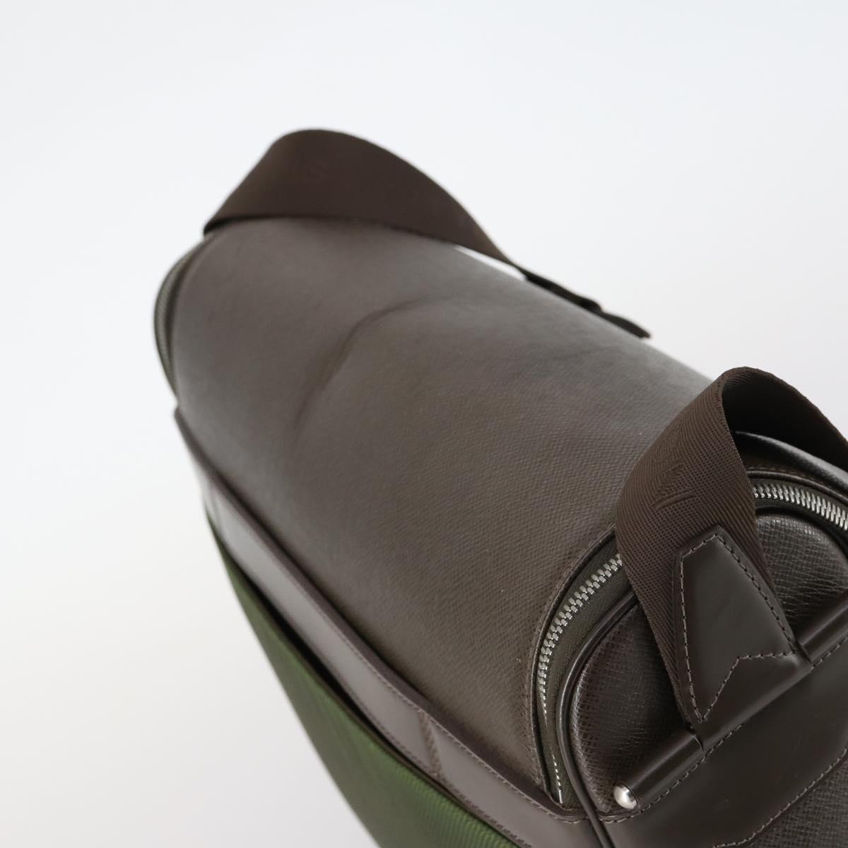 LOUIS VUITTON Taiga Thai Meal Shoulder Bag Khaki M30868 LV Auth BA6419