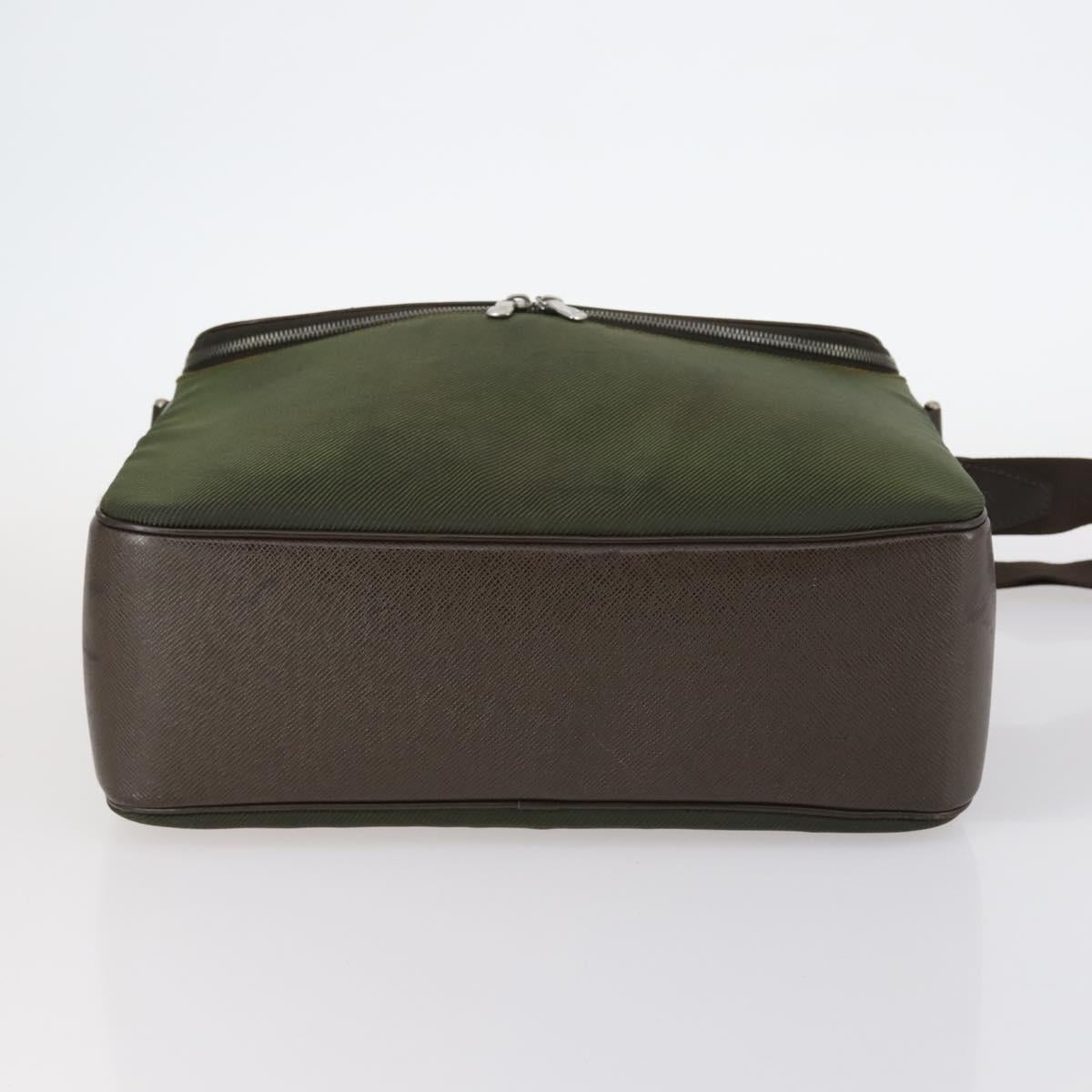 LOUIS VUITTON Taiga Thai Meal Shoulder Bag Khaki M30868 LV Auth BA6419