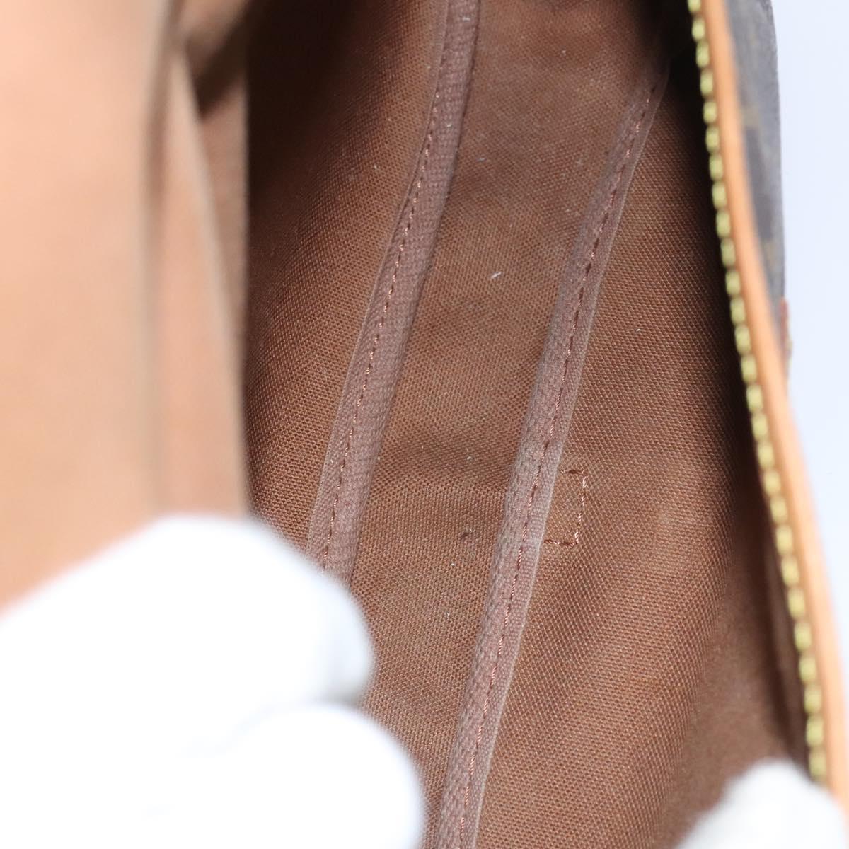 LOUIS VUITTON Monogram Saumur 30 Shoulder Bag M42256 LV Auth BA680