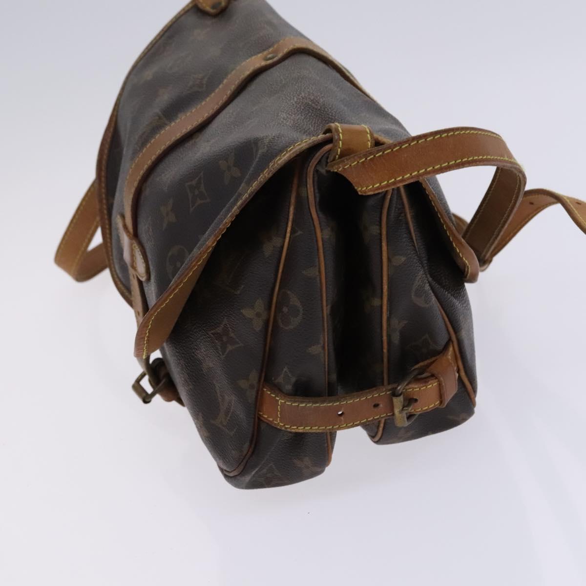 LOUIS VUITTON Monogram Saumur 30 Shoulder Bag M42256 LV Auth BA680