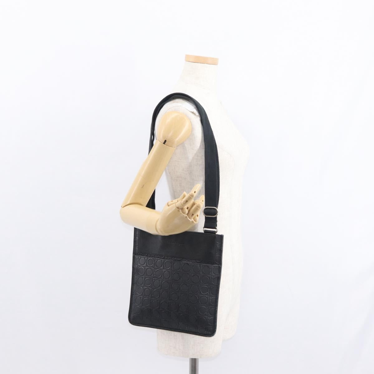 Salvatore Ferragamo Gancini Shoulder Bag Leather Black Silver Auth BA7535