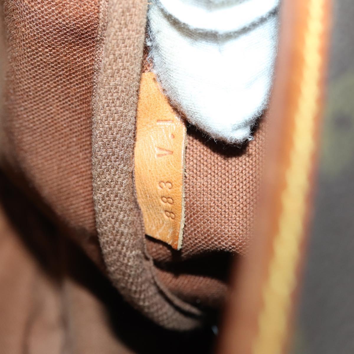 LOUIS VUITTON Monogram Saumur 43 Shoulder Bag M42252 LV Auth BA7621