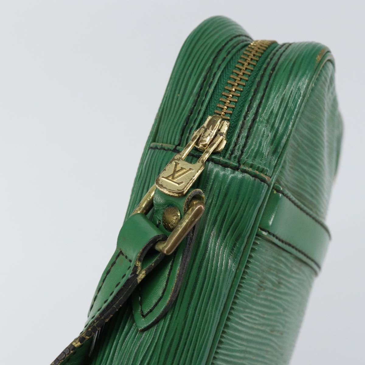 LOUIS VUITTON Epi Danube Shoulder Bag Green M45634 LV Auth BA7919