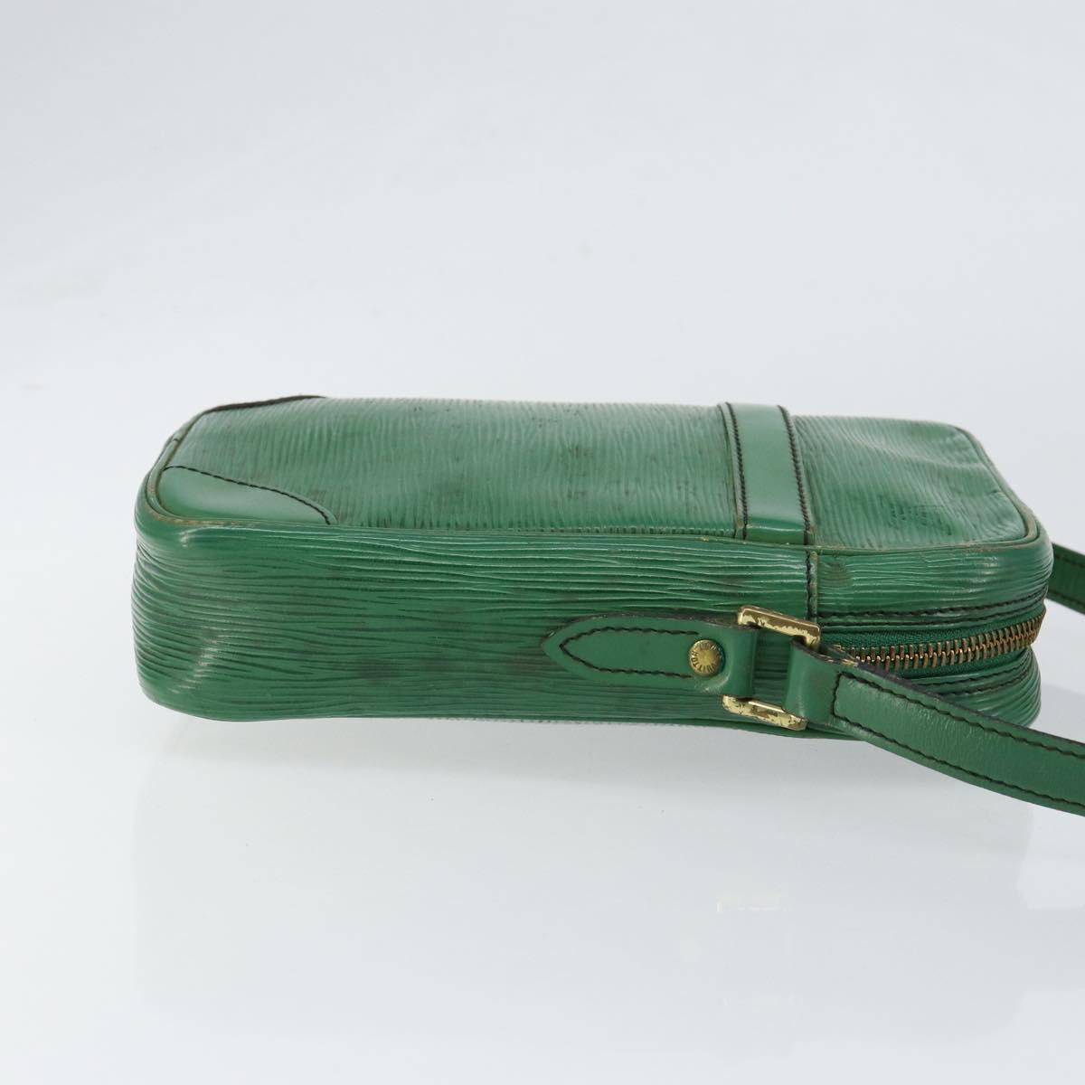 LOUIS VUITTON Epi Danube Shoulder Bag Green M45634 LV Auth BA7919