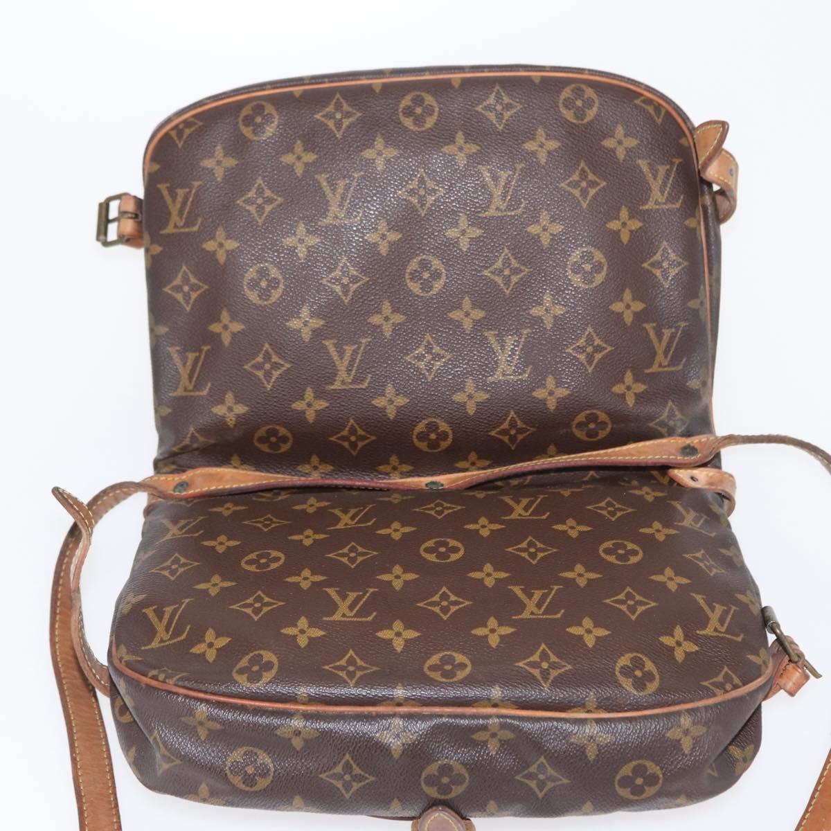 LOUIS VUITTON Monogram Saumur 30 Shoulder Bag M42256 LV Auth BA8124