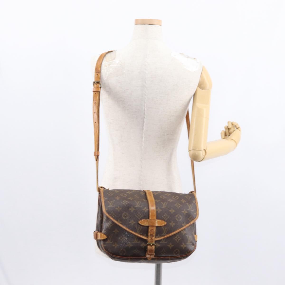 LOUIS VUITTON Monogram Saumur 30 Shoulder Bag M42256 LV Auth BA8125