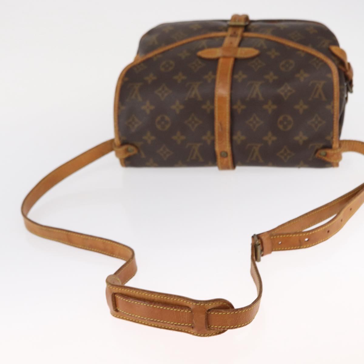 LOUIS VUITTON Monogram Saumur 30 Shoulder Bag M42256 LV Auth BA8125