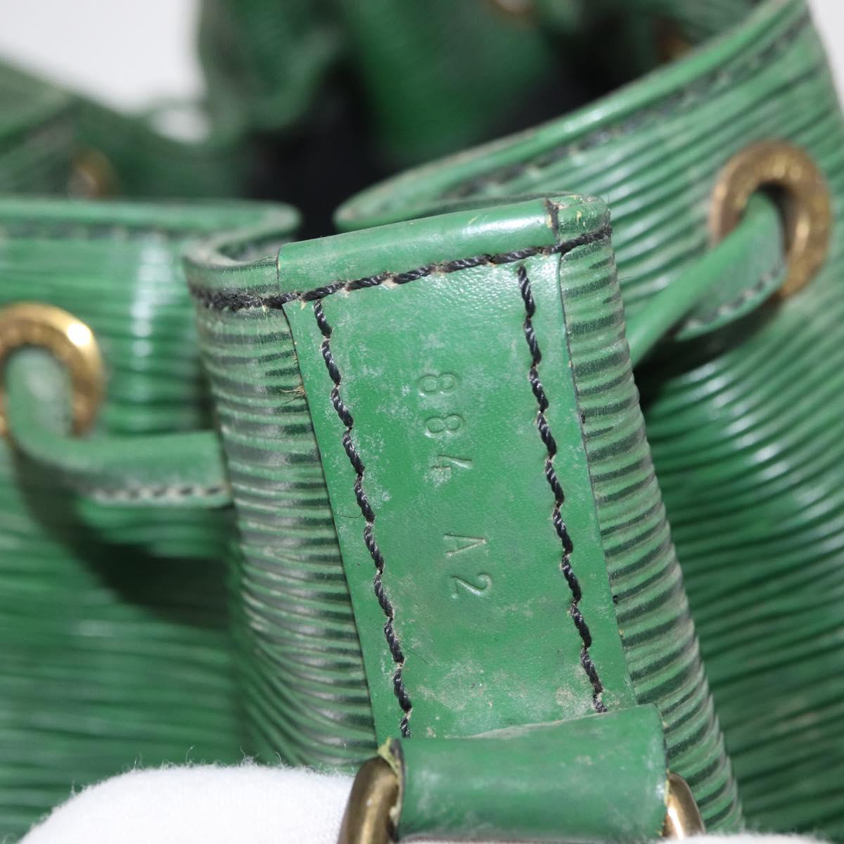 LOUIS VUITTON Epi Noe Shoulder Bag Green M44004 LV Auth BA8588