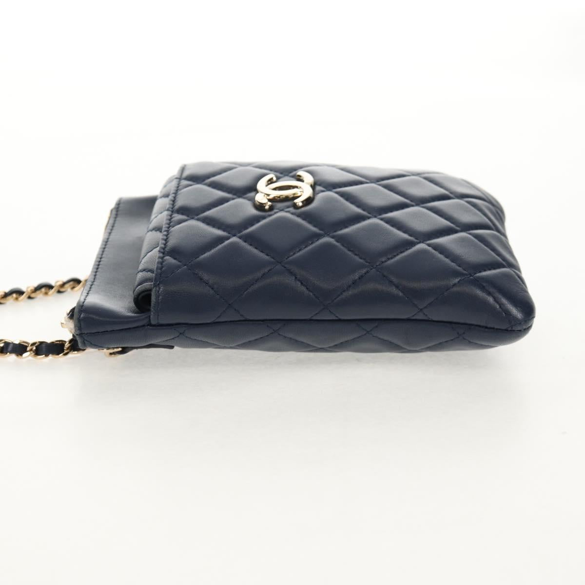 CHANEL Matelasse Chain Phone Case Bag Lamb Skin Navy Gold CC Auth BA8715SAV