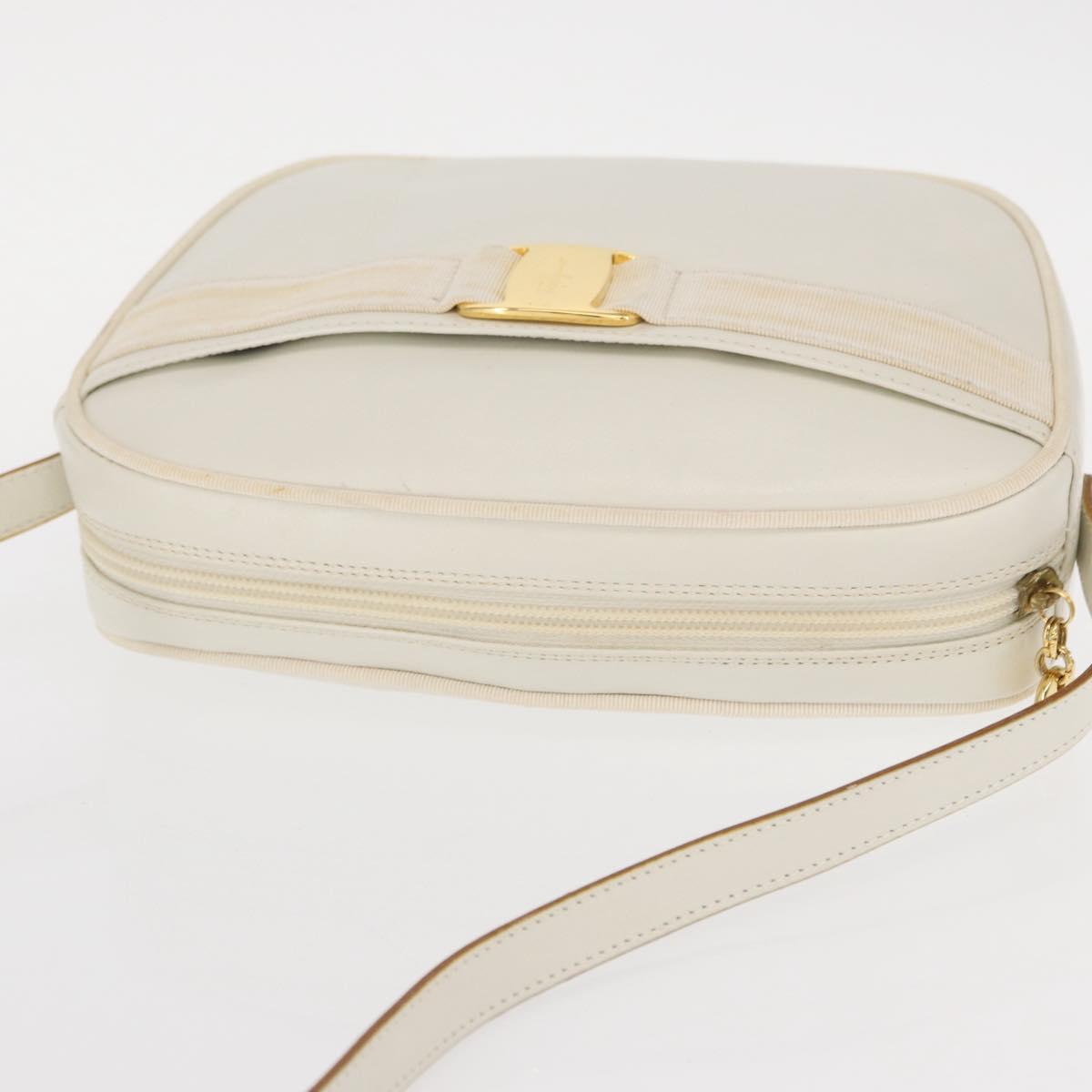 Salvatore Ferragamo Gancini Shoulder Bag Leather White Gold Auth BA8782