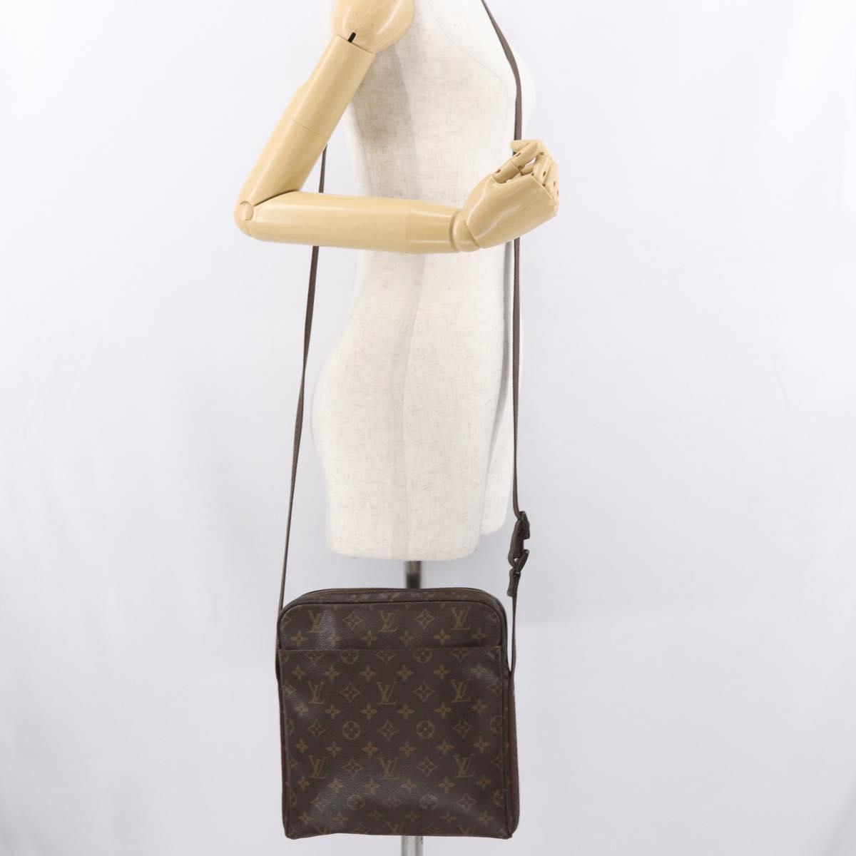 LOUIS VUITTON Monogram Shoulder Bag LV Auth BA9154