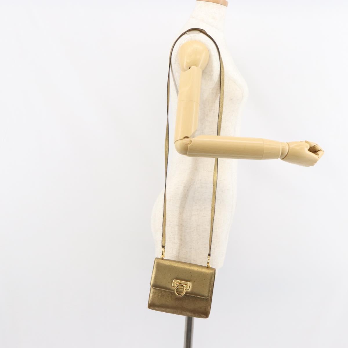 Salvatore Ferragamo Gancini Shoulder Bag Leather Gold Tone Auth BA9316