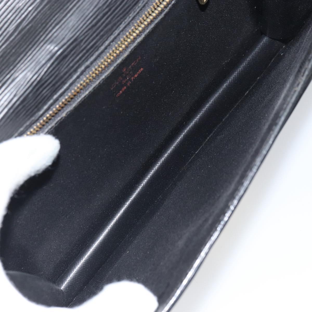 LOUIS VUITTON Epi Serie Dragonne Clutch Bag Black Noir M52612 LV Auth BA9336