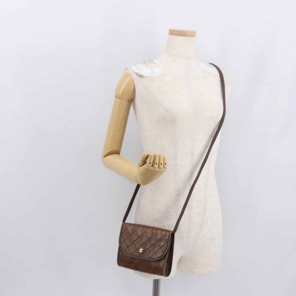 CHANEL Matelasse Shoulder Bag Leather Brown Gold CC Auth BA9833