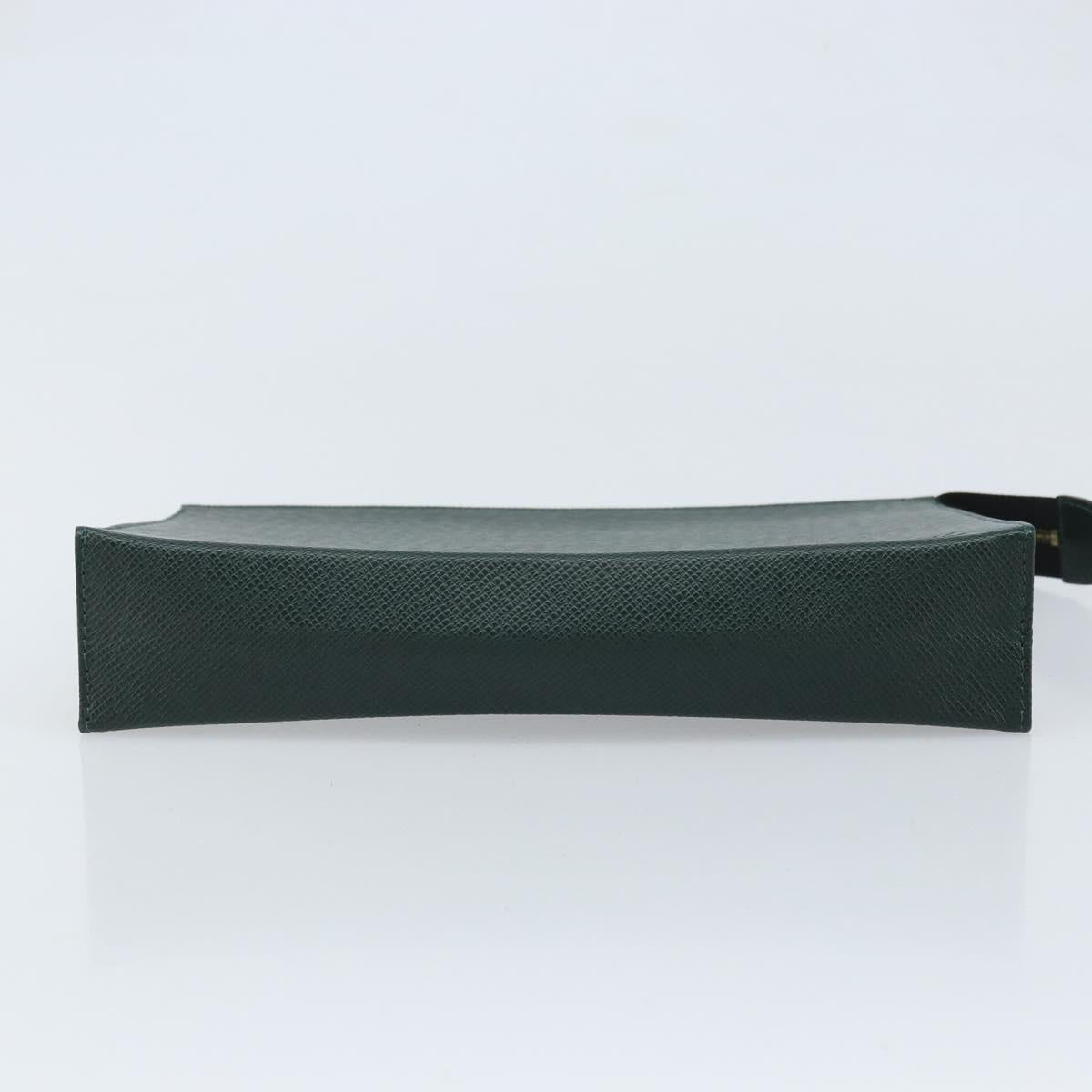 LOUIS VUITTON Taiga Poche Toilette 26 Pouch Epicea LV Auth BAZ284