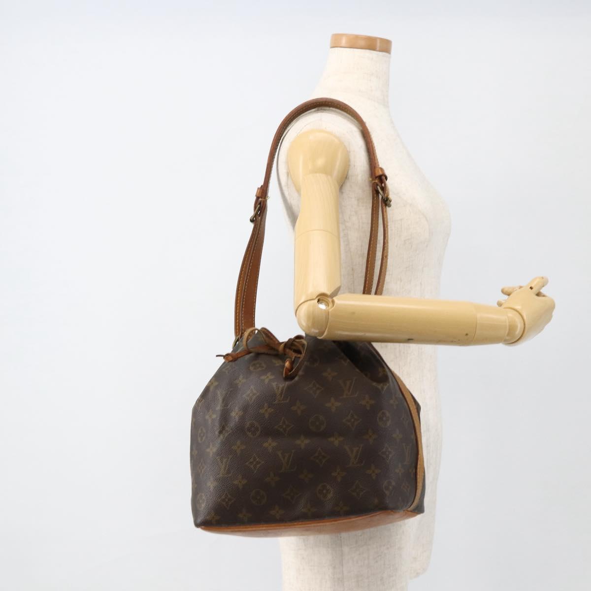 LOUIS VUITTON Monogram Petit Noe Shoulder Bag M42226 LV Auth BAZ680A