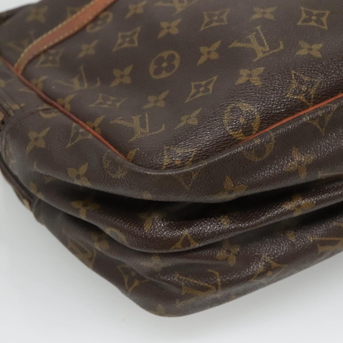 LOUIS VUITTON Monogram Reporter GM Shoulder Bag M45252 LV Auth BD201