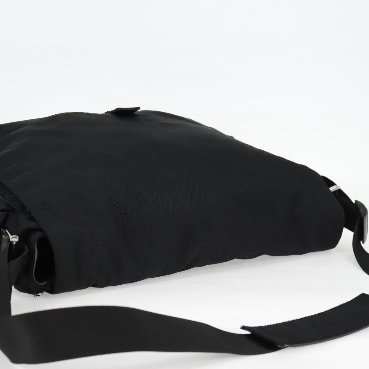GUCCI Shoulder Bag Nylon Black Auth bs10426